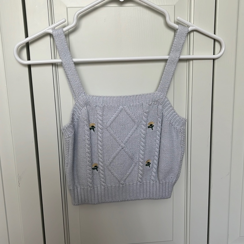 Knitted cropped sweater